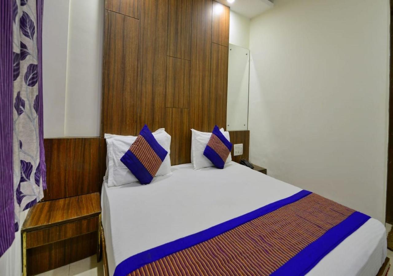 Hotel Keshew International New Delhi Luaran gambar