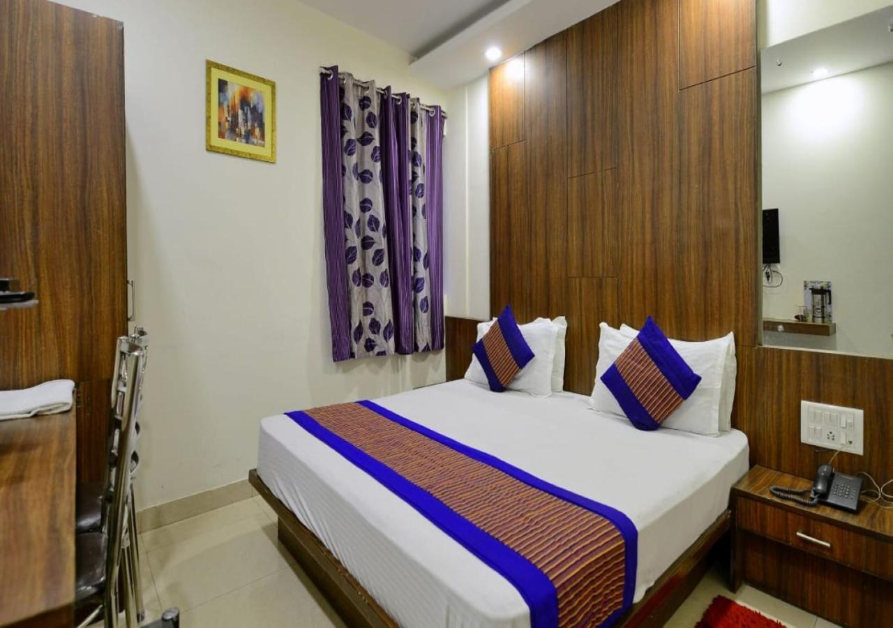 Hotel Keshew International New Delhi Luaran gambar